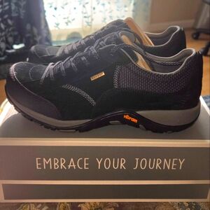 Dansko Black Paisley Sneakers Sz 40